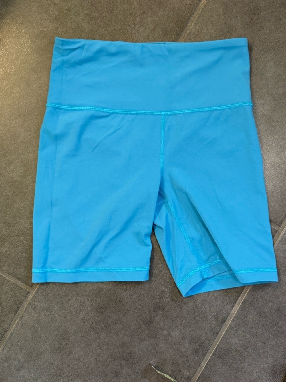Athleta Ultra High Rise Elation 7” Bike Shorts Small